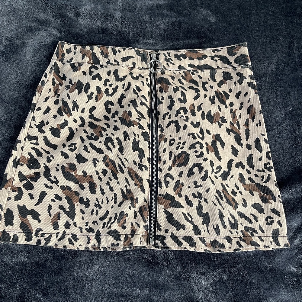 Leopard skirt zipper front